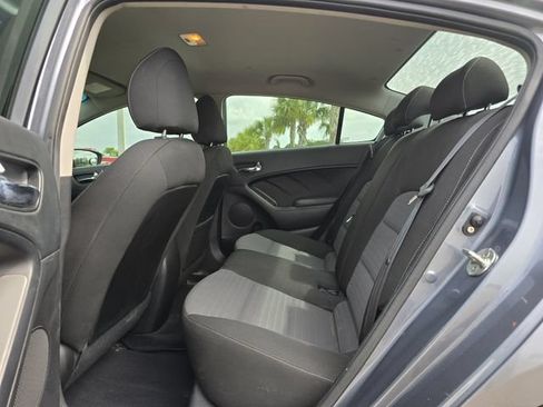 Used 2017 Kia Forte S FWD image 14