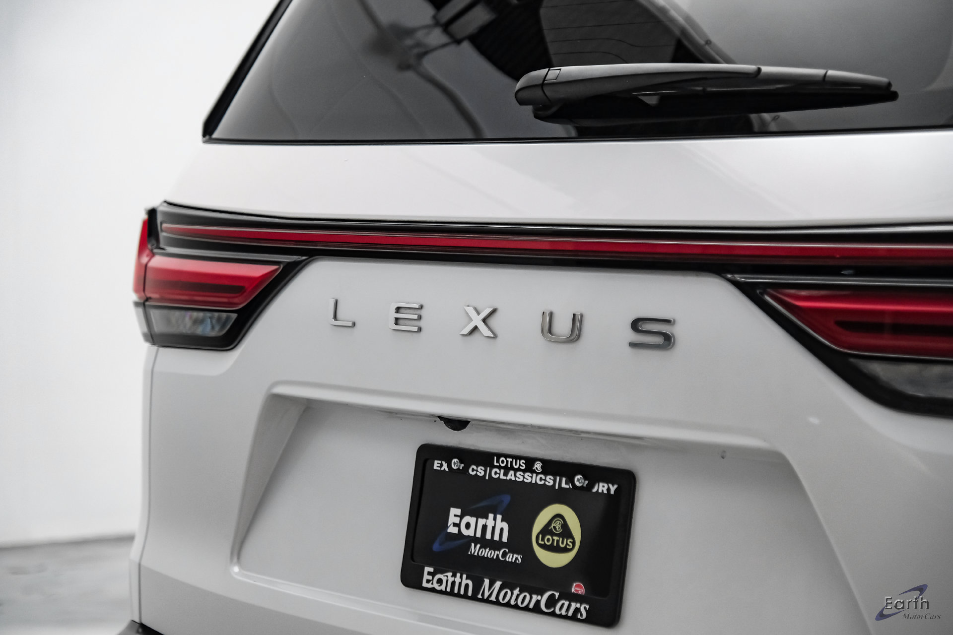 Used 2023 Lexus LX 600 4WD w/ Accessory Package (Z1) image 15