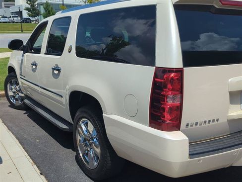Used 2010 Chevrolet Suburban LTZ AWD/4WD image 3