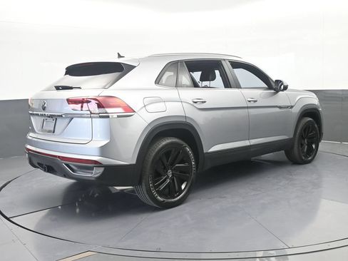 Used 2022 Volkswagen Atlas Cross Sport SE FWD image 6