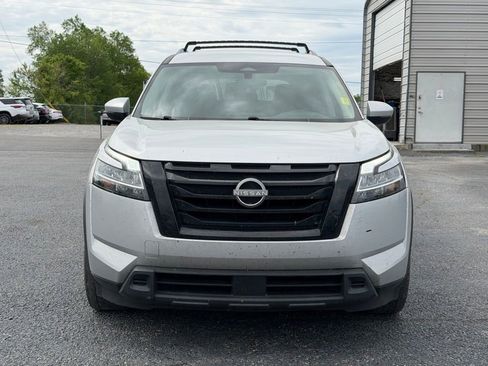 Used 2022 Nissan Pathfinder SV w/ SV Black Package image 10