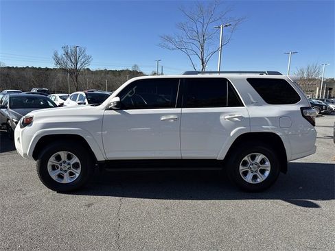 Used 2016 Toyota 4Runner SR5 image 4