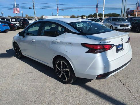 Used 2024 Nissan Versa SR image 6