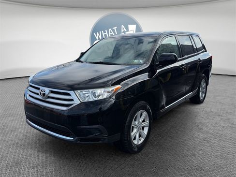 Used 2013 Toyota Highlander Plus w/ Cold Weather Pkg image 8