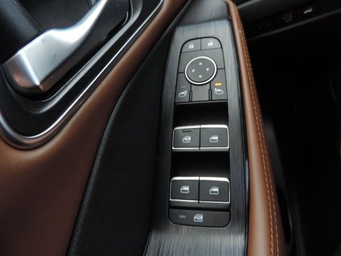 Used 2024 Nissan Rogue Platinum image 25