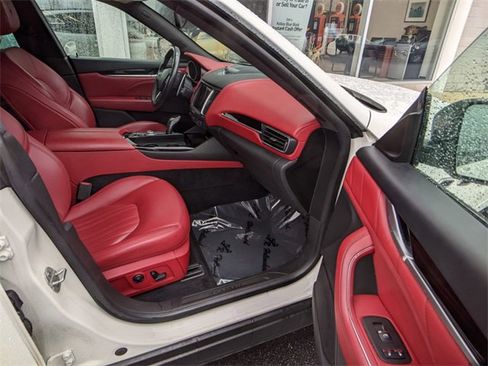 Used 2019 Maserati Levante S image 11