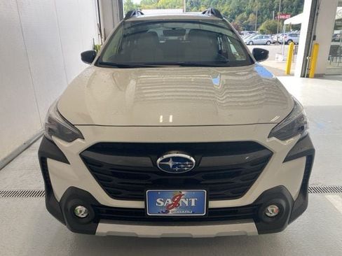Certified 2025 Subaru Outback Limited AWD/4WD image 4