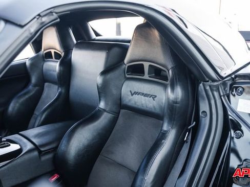 Used 2004 Dodge Viper SRT-10 image 25