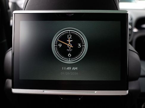 Used 2018 Bentley Bentayga image 27