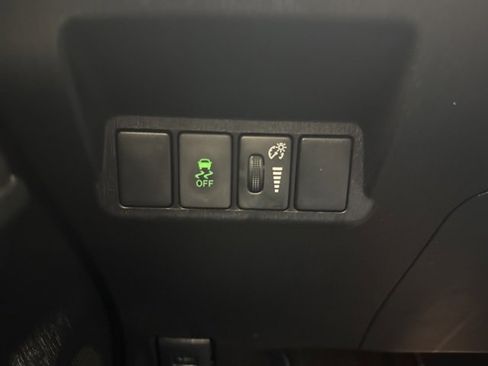 Used 2017 Toyota Prius V Four image 19