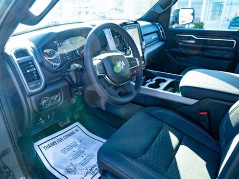 New 2026 RAM 1500 4x4 Crew Cab image 15