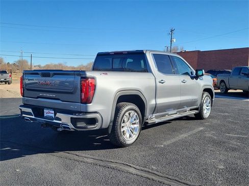 Used 2021 GMC Sierra 1500 SLT image 3