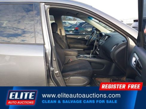 Used 2016 Nissan Pathfinder SV image 10
