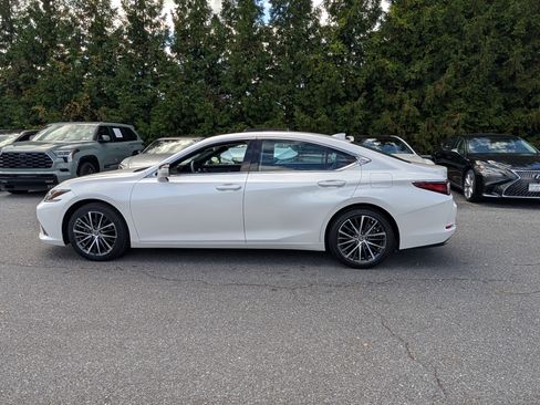 Certified 2022 Lexus ES 350 w/ Premium Package image 6