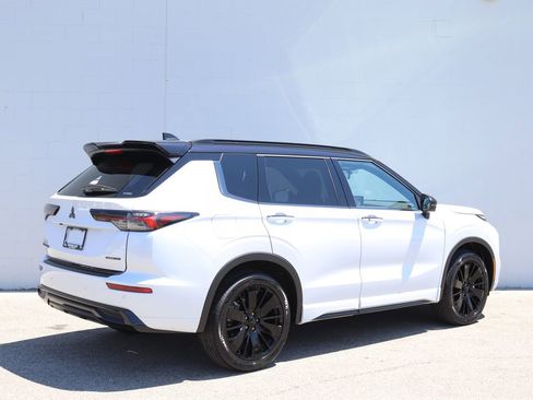 New 2026 Mitsubishi Outlander SEL Black Edition AWD/4WD image 17