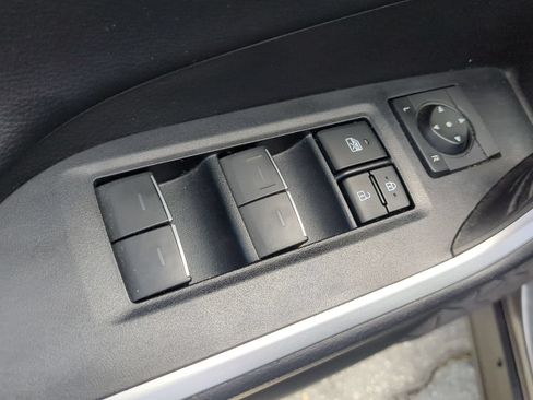 Used 2022 Toyota RAV4 XSE AWD/4WD image 23