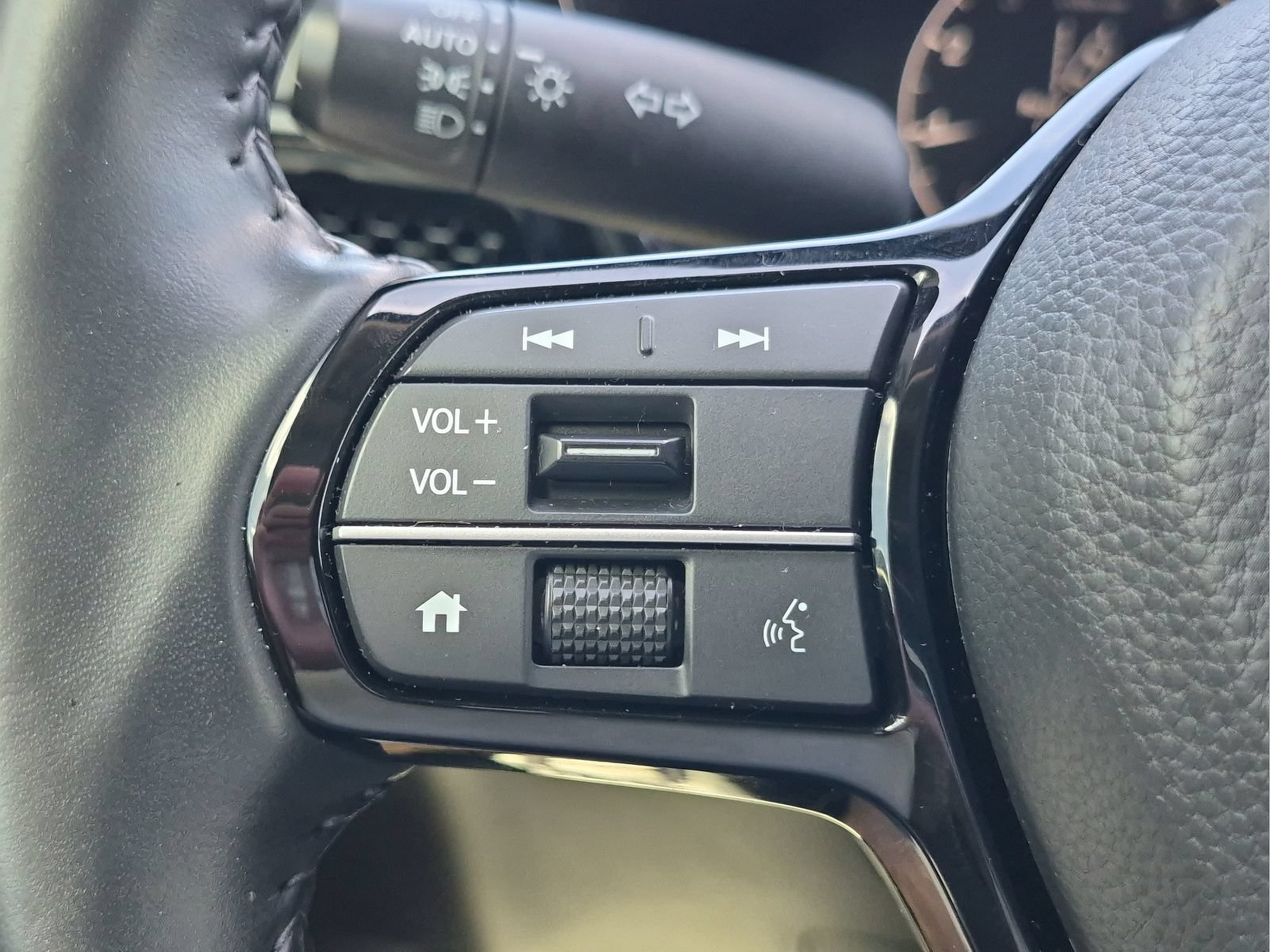 Certified 2025 Honda CR-V EX-L image 13