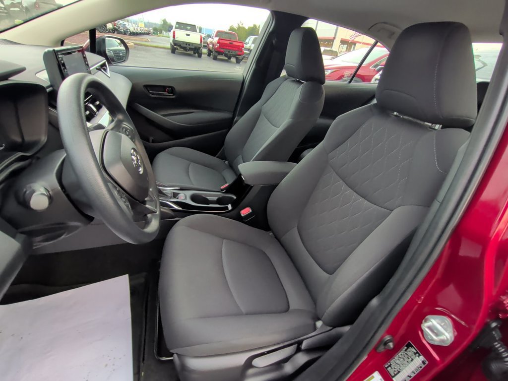 Used 2022 Toyota Corolla LE FWD image 11