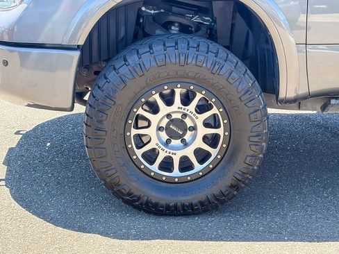 Used 2019 Nissan Titan PRO-4X w/ Pro-4x Convenience Package AWD/4WD image 7