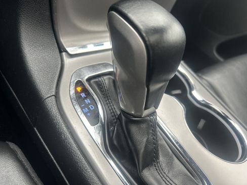 Used 2022 Jeep Grand Cherokee Limited AWD/4WD image 24