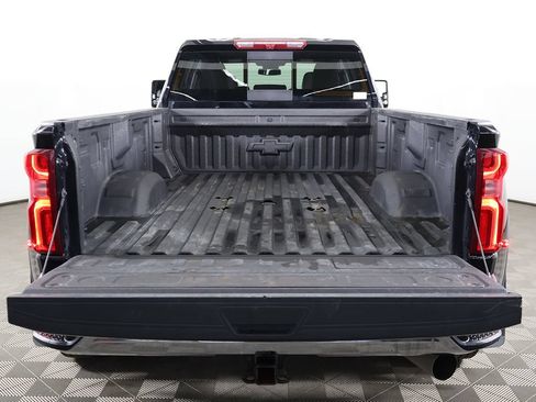 Used 2025 Chevrolet Silverado 3500 LTZ w/ LTZ Convenience Package AWD/4WD image 22
