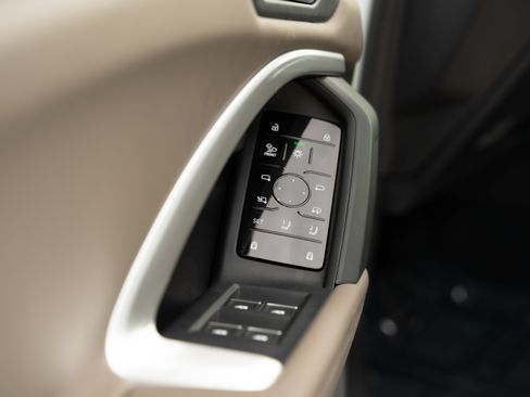 Certified 2025 Audi Q5 Premium Plus w/ Premium Plus AWD/4WD image 21