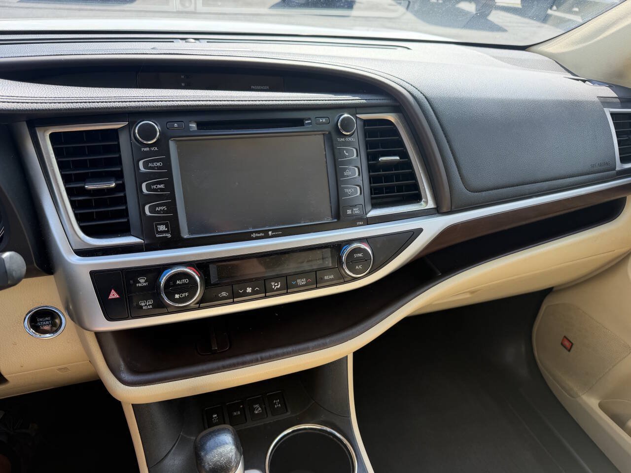 Used 2015 Toyota Highlander Limited Platinum AWD/4WD image 10