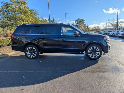 New 2025 Ford Expedition Max Platinum w/ Driver's Package image 3
