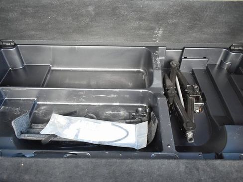 Used 2023 Ford Expedition Max XLT image 44