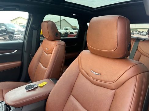 Used 2024 Cadillac XT5 Premium Luxury image 13