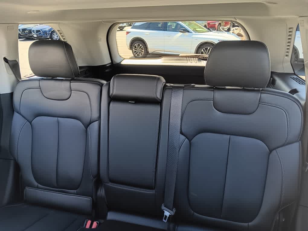 Used 2023 Jeep Grand Cherokee 4WD 4xe image 16