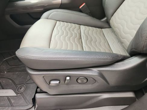 Used 2025 Chevrolet Silverado 1500 ZR2 w/ Technology Package image 20