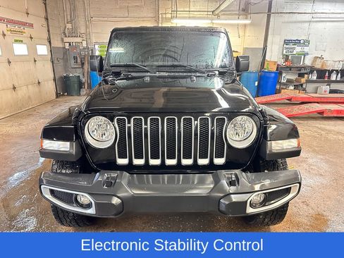 Used 2021 Jeep Wrangler Unlimited Sahara AWD/4WD image 8