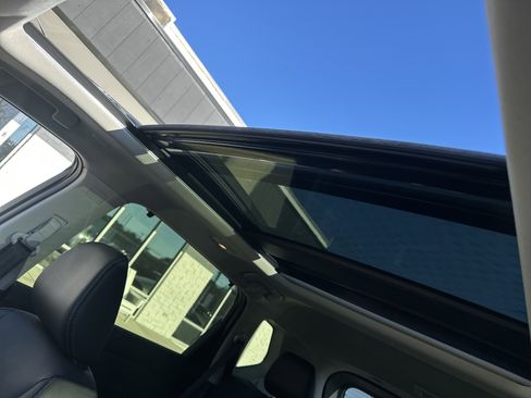 Used 2025 Nissan Rogue Platinum w/ Tech Package image 11