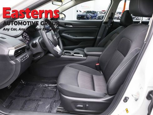 Used 2025 Nissan Altima 2.5 SV image 14