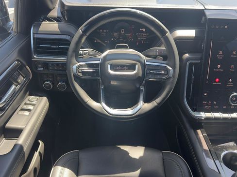 Used 2025 GMC Yukon Elevation AWD/4WD image 11