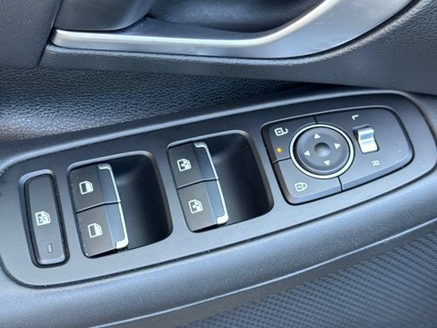 Used 2025 Hyundai Sonata SEL FWD image 12