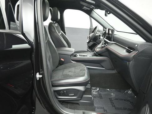 Certified 2025 Ford Explorer ST AWD/4WD image 31