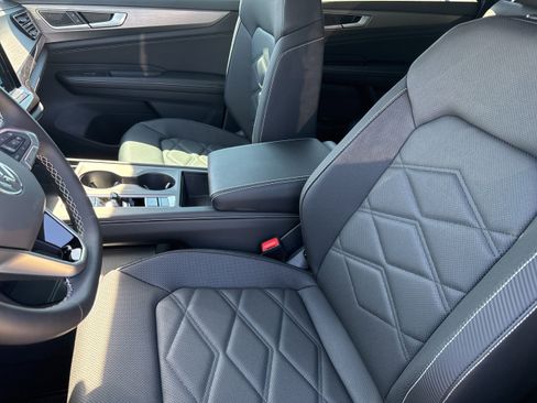 New 2026 Volkswagen Atlas Cross Sport SE FWD image 12