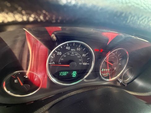 Used 2015 Jeep Wrangler Unlimited Rubicon w/ Dual Top Group AWD/4WD image 17