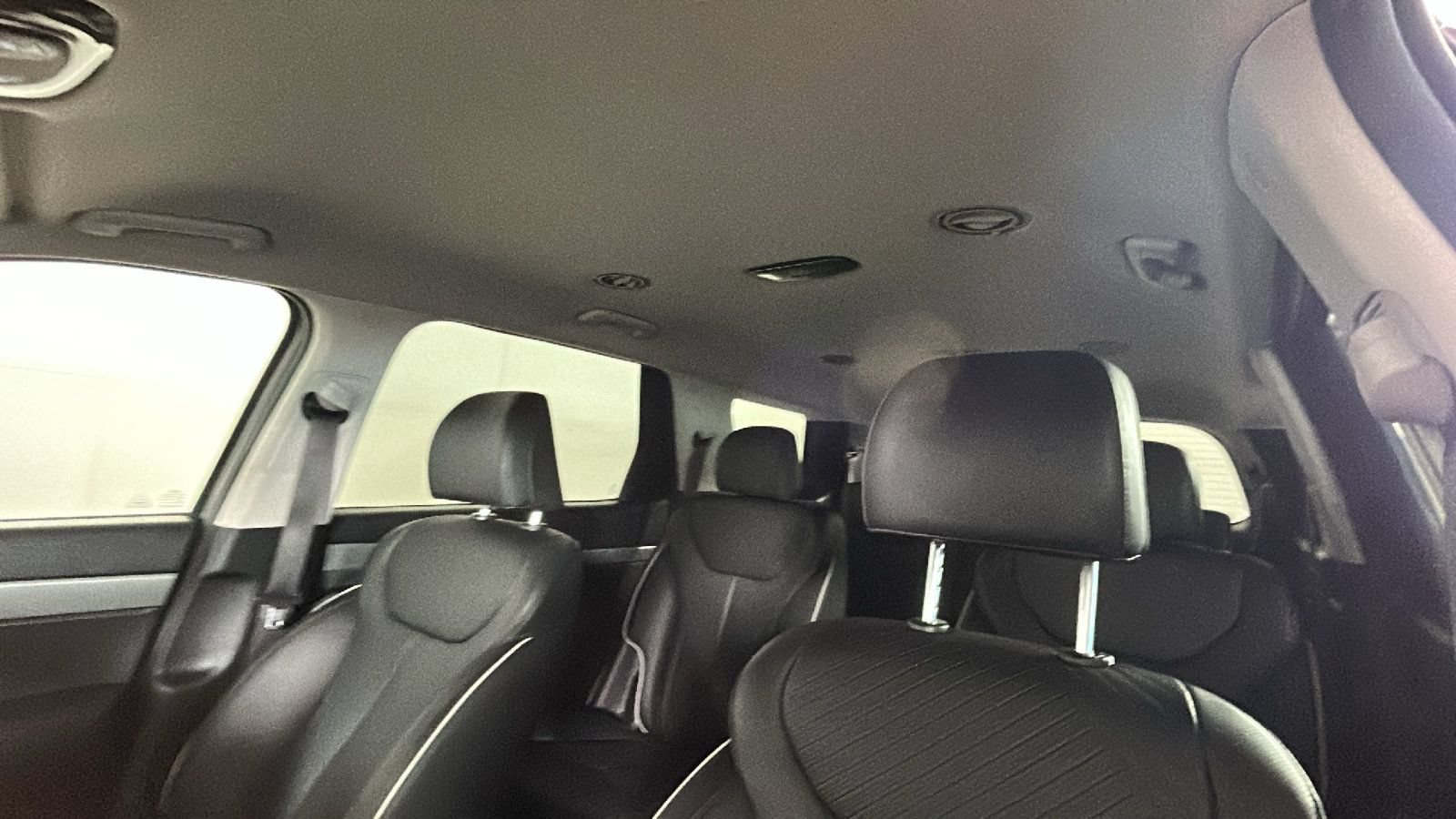 Used 2025 Hyundai Palisade SEL FWD image 14