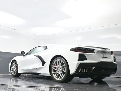 Used 2024 Chevrolet Corvette Stingray Preferred Conv w/ Stealth Interior Trim Package RWD image 31