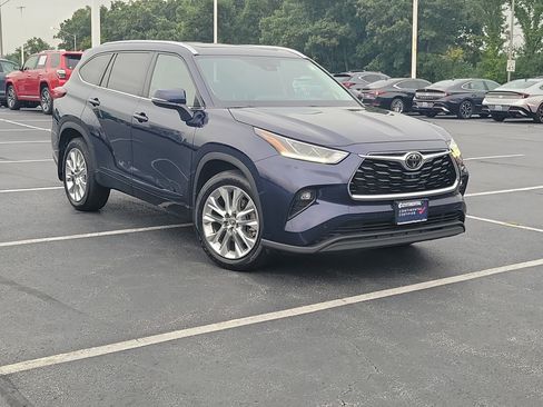 Used 2022 Toyota Highlander Limited AWD/4WD image 10