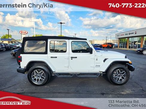 Used 2024 Jeep Wrangler Unlimited Sahara AWD/4WD image 26