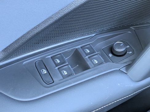 New 2026 Volkswagen Tiguan SE AWD/4WD image 25