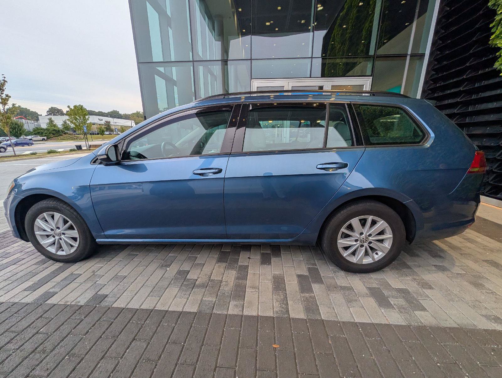 Used 2016 Volkswagen Golf S FWD image 6