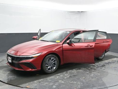 Used 2024 Hyundai Elantra SEL image 52