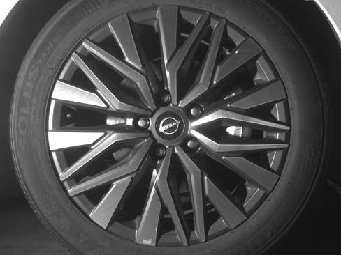 Used 2025 Nissan Altima 2.5 SV FWD image 13