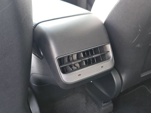 Used 2022 Tesla Model Y Performance AWD/4WD image 33