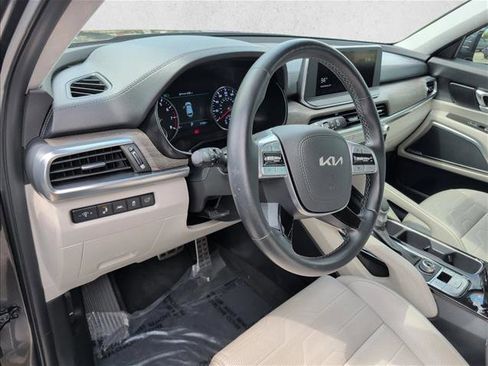 Used 2022 Kia Telluride SX w/ SX Prestige Package AWD/4WD image 9